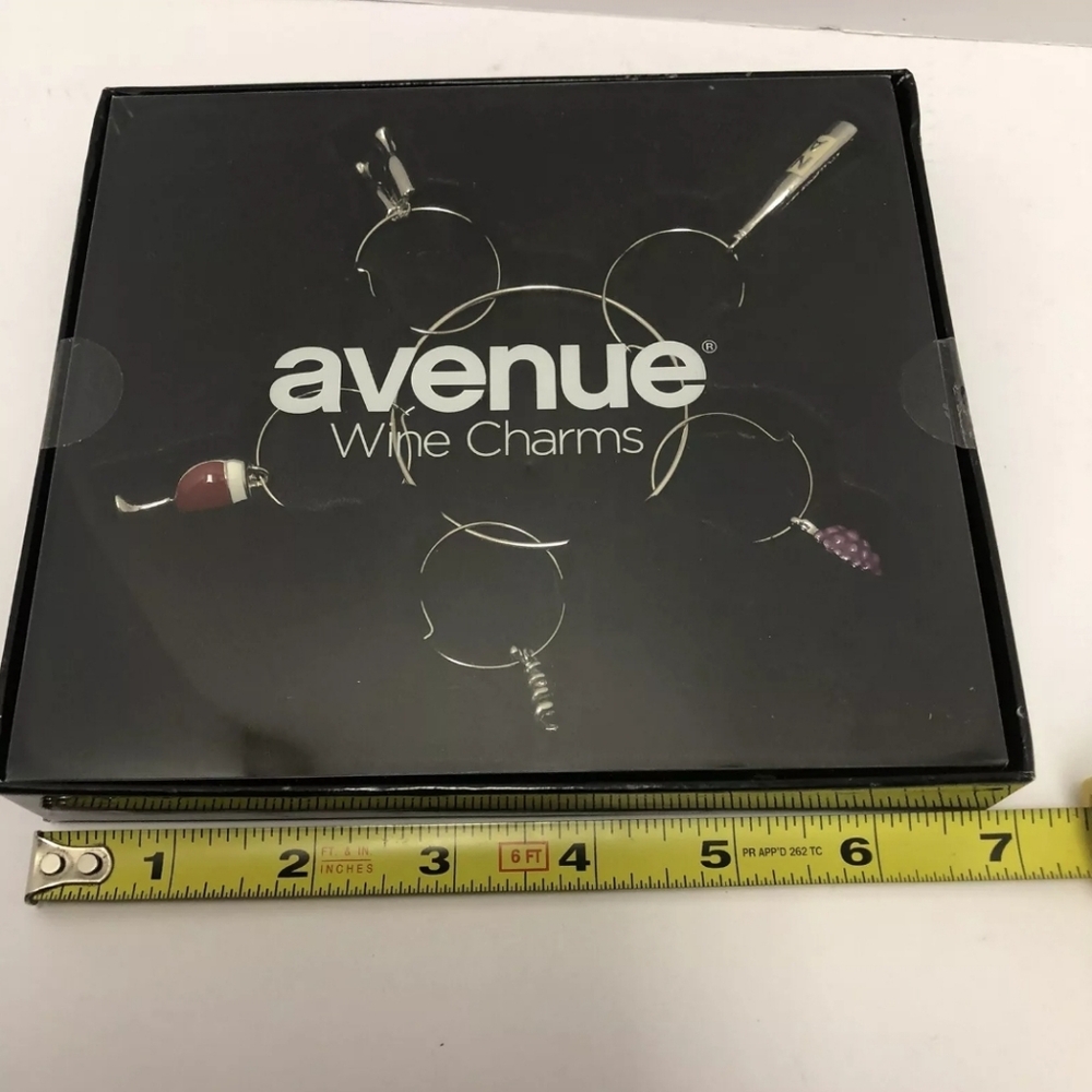 Avenue Wine Charms